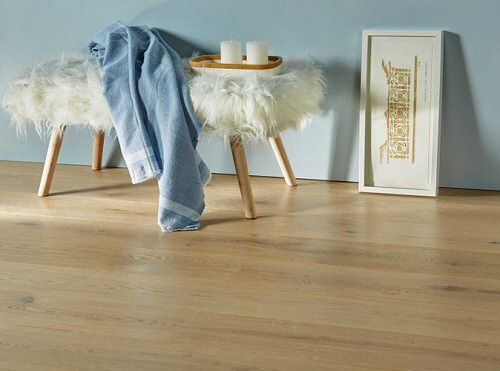 There advantages with Engineered Hardwood Flooring.